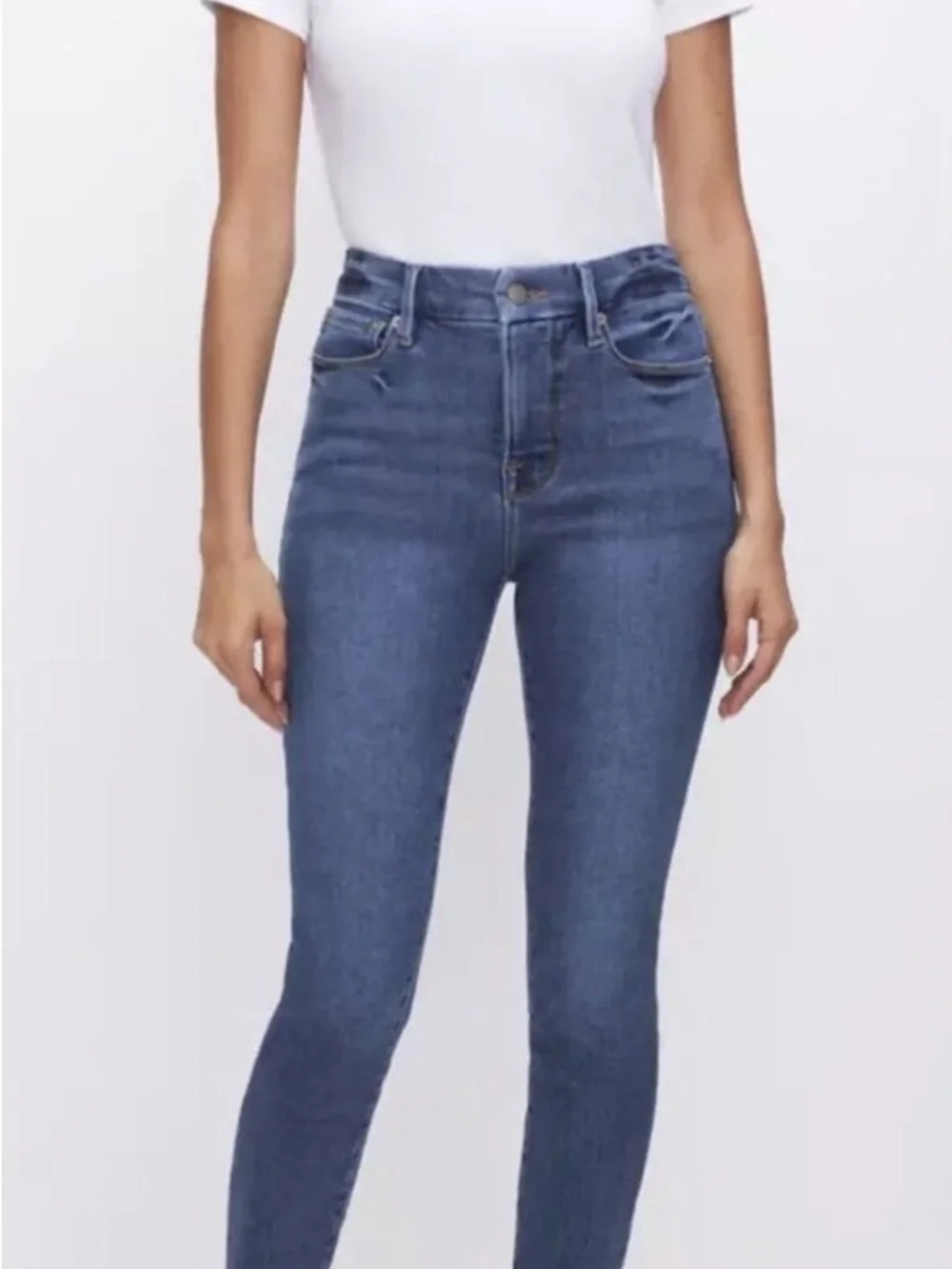 Good American Straight Leg Jeans in Dark Blue Wash size 8 - Picture 4 of 9